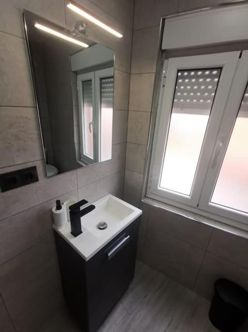 Апартаменти Apartamento Privado En Хіхон Екстер'єр фото