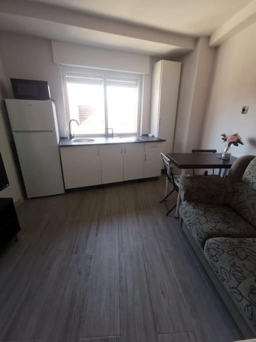 Апартаменти Apartamento Privado En Хіхон Екстер'єр фото
