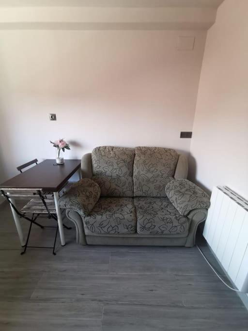 Апартаменти Apartamento Privado En Хіхон Екстер'єр фото